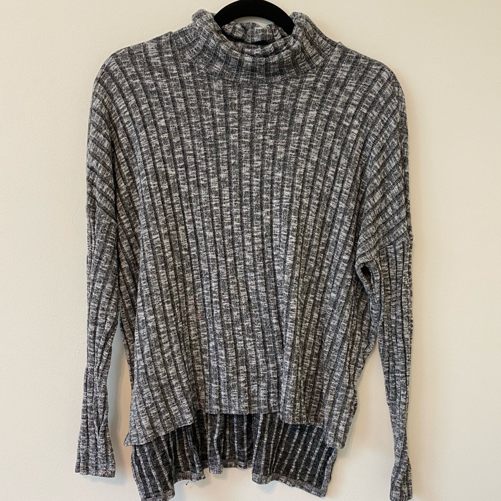 American Eagle top